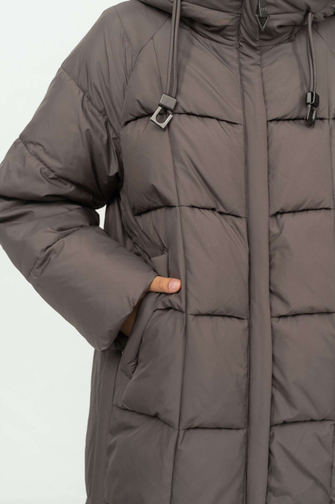 Пуховик стильний кольору мокко в деталях Пуховик стильний 118-39