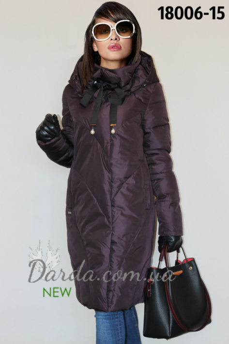 Пуховик c высоким воротником капюшоном Tongoi 18006 баклажанного цвета Пуховик c высоким воротником капюшоном Tongoi 18006 фото 1