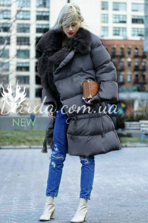Пуховик с натуральным мехом козлика Tongcoi 929 серого цвета Пуховик с натуральным мехом козлика Tongcoi 929 фото 8