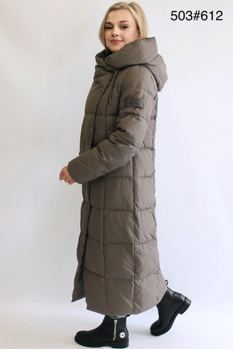 Длинный зимний пуховик на фото сбоку цвет тауп Длинный зимний пуховик 503-612-2