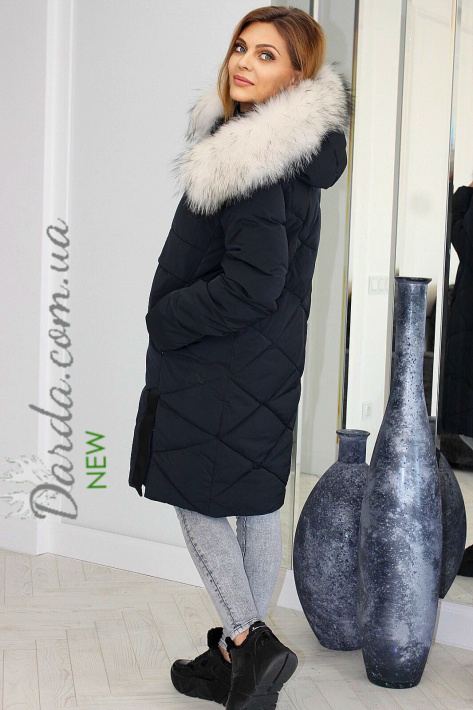 Парка с натуральным мехом на фото сбоку Towmy 3735 Парка с натуральным мехом женская Towmy 3735