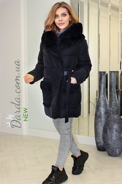 Зимняя куртка с овчиной черная на фото спереди Зимняя куртка с овчиной карманы 21106-2021