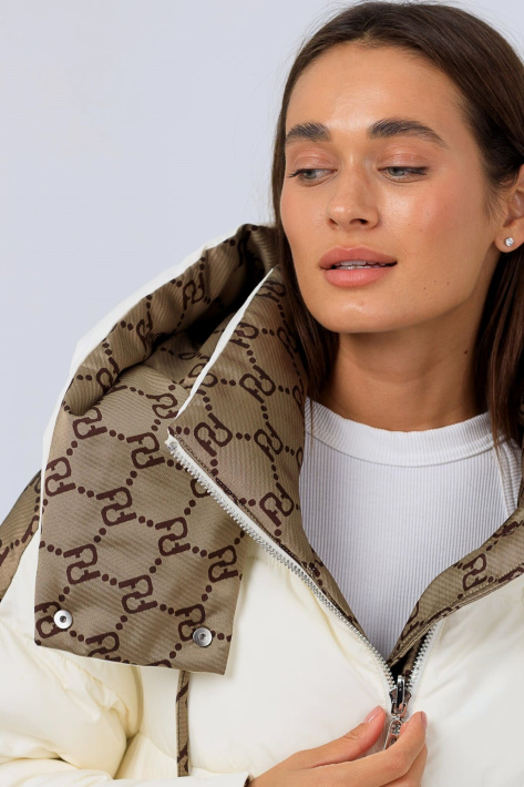 Пуховик двосторнній світлий в деталях Пуховик двосторнній 23440-01-8