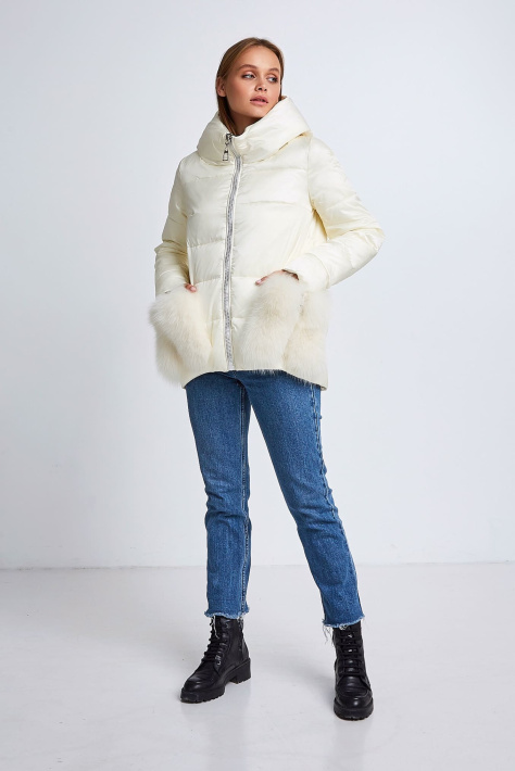 Пуховик с мехом на карманах светлый Пуховик с мехом на карманах 6969-17