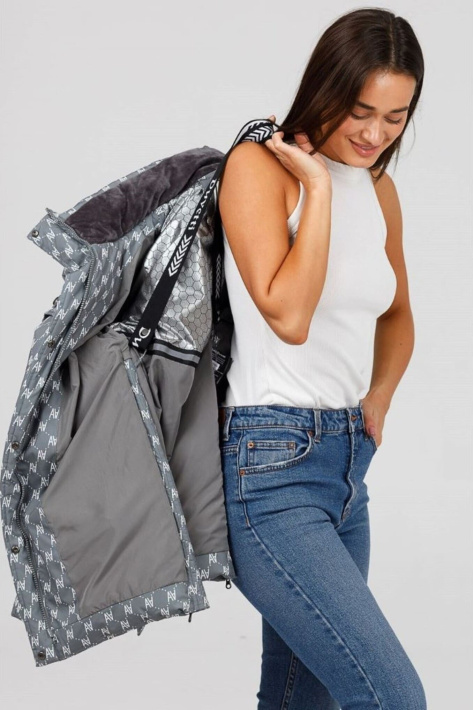 Пуховик-парка на дівчині сіра Пуховик-парка молодіжна 823-7