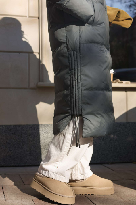 Пуховик жіночий довгий з лампасами Пуховик жіночий довгий 831-13