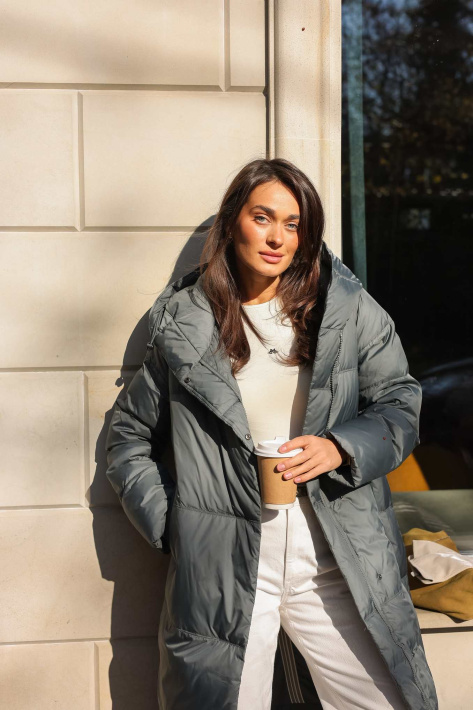 Пуховик жіночий в деталях комір Пуховик жіночий довгий 831-3